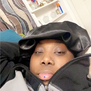 Meet your Posher, Hazel